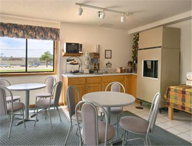 Super 8 By Wyndham Long Prairie Motel Restaurant foto