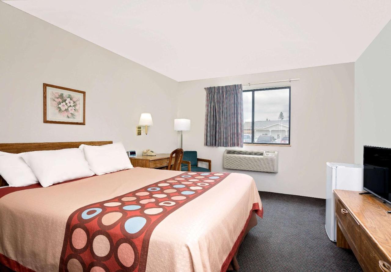 Super 8 By Wyndham Long Prairie Motel Buitenkant foto
